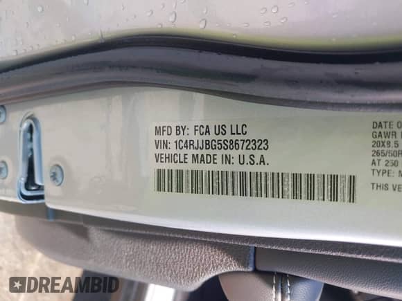 2025 Jeep Grand Cherokee Limited with VIN 1C4RJJBG5S8672323, listed as a IAAI auction lot 43060461 with 4,805 mi miles and . Bid and sale history available at DreamBid. Image 9.