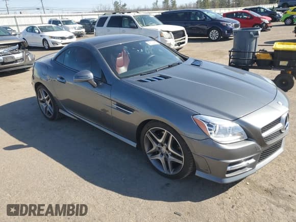 ✅ 2016 Mercedes-Benz SLK 350 • VIN: WDDPK5HA0GF117609 • Lot: 47100995. Wystawiony na Copart z przebiegiem 41 556 mil. Bezpłatny archiwum sprzedaży aukcyjnych z USA i szczegółowy raport historii pojazdu na DreamBid. Zdjęcie 4.
