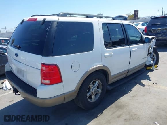 ✅ 2002 Ford Explorer Eddie Bauer • VIN: 1FMDU64EX2UB59632 • Lot: 42381959. Wystawiony na IAAI z przebiegiem 326 198 mil. Bezpłatny archiwum sprzedaży aukcyjnych z USA i szczegółowy raport historii pojazdu na DreamBid. Zdjęcie 4.