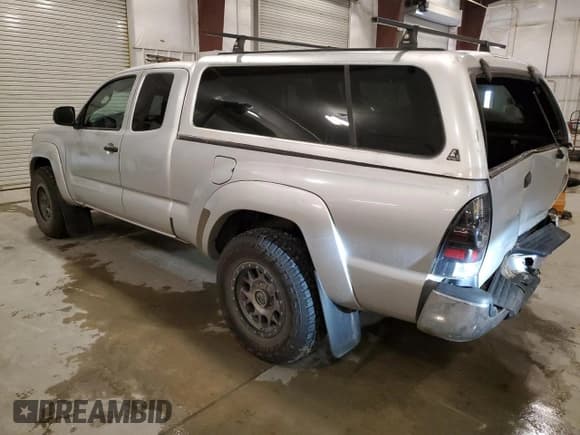 ✅ 2011 Toyota Tacoma • VIN: 5TFUU4EN6BX015081 • Lot: 71848805. Wystawiony na Copart z przebiegiem 204 773 mil. Bezpłatny archiwum sprzedaży aukcyjnych z USA i szczegółowy raport historii pojazdu na DreamBid. Zdjęcie 2.
