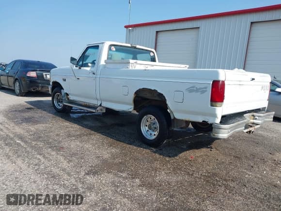 ✅ 1993 Ford F-150 • VIN: 1FTEF14N6PNA14062 • Lot: 42350103. Listed on IAAI with 212,081 mi. Free auction sales archive from the USA and detailed vehicle history report at DreamBid. Image 3.