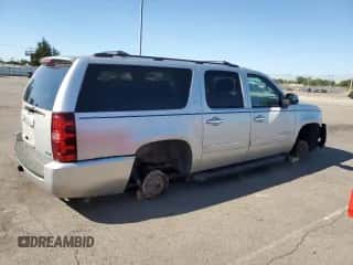 2011 Chevrolet Suburban LTZ z VIN 1GNSKKE37BR124743, wystawiony jako Copart lot #71872745 z przebiegiem 233 253 mil mil oraz Czysty tytuł • Clean title. Historia ofert i sprzedaży dostępna na DreamBid. Obrazek 3.