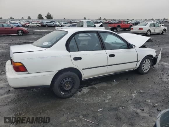 ✅ 1993 Toyota Corolla DLX • VIN: 1NXAE09E3PZ084818 • Lot: 83915434. Wystawiony na Copart z przebiegiem 247 850 mil. Bezpłatny archiwum sprzedaży aukcyjnych z USA i szczegółowy raport historii pojazdu na DreamBid. Zdjęcie 3.
