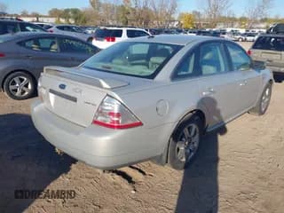 ✅ 2009 Ford Taurus Limited • VIN: 1FAHP25W99G111521 • Lot: 43543554. Wystawiony na IAAI z przebiegiem 269 668 mil. Bezpłatny archiwum sprzedaży aukcyjnych z USA i szczegółowy raport historii pojazdu na DreamBid. Zdjęcie 4.