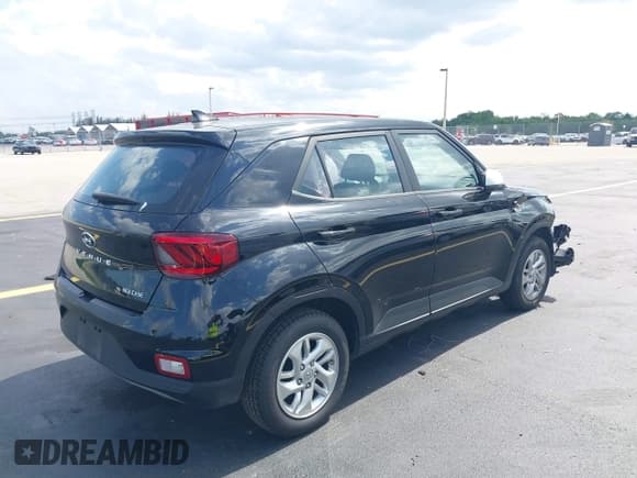 ✅ 2022 Hyundai Venue SE • VIN: KMHRB8A38NU147767 • Lot: 42342048. Listed on IAAI with 40,662 mi. Free auction sales archive from the USA and detailed vehicle history report at DreamBid. Image 4.
