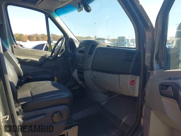 ✅ 2013 Mercedes-Benz Sprinter Passenger • VIN: WDZPE7CCXD5788809 • Lot: 43498232. Listed on IAAI with 435,309 mi. Free auction sales archive from the USA and detailed vehicle history report at DreamBid. Image 5.