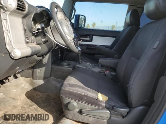 ✅ 2007 Toyota FJ Cruiser • VIN: JTEZU11F870004775 • Лот: 83988915. Опубликован ранее на Copart с пробегом 292 250 миль. Бесплатный доступ к архиву аукционных продаж из США и подробный отчёт об истории автомобиля на DreamBid. Изображение 7.