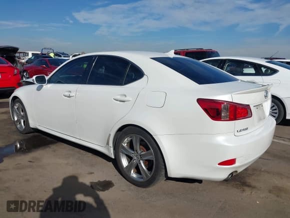 ✅ 2013 Lexus IS 250 • VIN: JTHBF5C24D5188448 • Lot: 43661325. Wystawiony na IAAI z przebiegiem 228 045 mil. Bezpłatny archiwum sprzedaży aukcyjnych z USA i szczegółowy raport historii pojazdu na DreamBid. Zdjęcie 3.