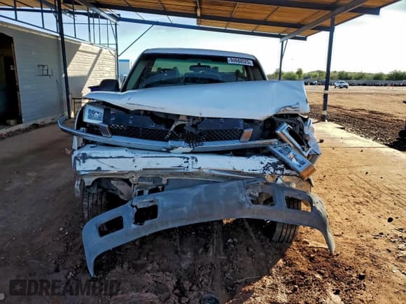✅ 2004 Chevrolet Silverado 2500HD Work Truck • VIN: 1GCHC24U14E386911 • Lot: 94688525. Wystawiony na Copart z przebiegiem 333 012 mil. Bezpłatny archiwum sprzedaży aukcyjnych z USA i szczegółowy raport historii pojazdu na DreamBid. Zdjęcie 5.