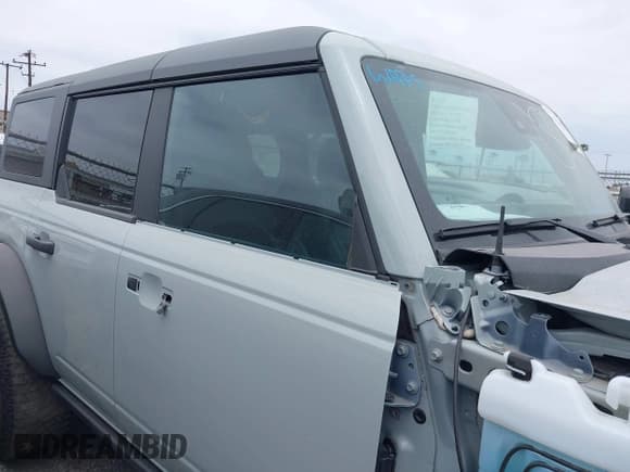 ✅ 2023 Ford Bronco • VIN: 1FMEE5DP0PLA97359 • Lot: 42130581. Wystawiony na IAAI z przebiegiem 32 335 mil. Bezpłatny archiwum sprzedaży aukcyjnych z USA i szczegółowy raport historii pojazdu na DreamBid. Zdjęcie 14.