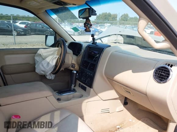 ✅ 2006 Ford Explorer XLT • VIN: 1FMEU738X6UA54701 • Лот: 40302306. Опубликован ранее на IAAI с пробегом 194 747 миль. Бесплатный доступ к архиву аукционных продаж из США и подробный отчёт об истории автомобиля на DreamBid. Изображение 5.