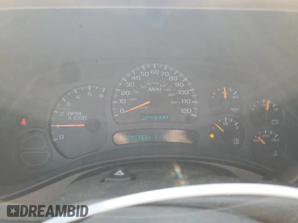 ✅ 2003 Chevrolet Suburban LT • VIN: 1GNFK16Z03J136568 • Lot: 58580575. Listed on Copart with 199,188 mi. Free auction sales archive from the USA and detailed vehicle history report at DreamBid. Image 9.