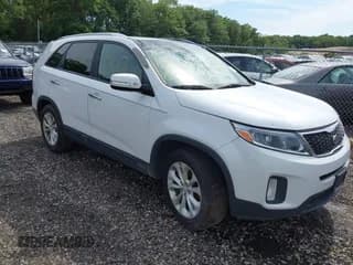 ✅ 2015 Kia Sorento EX • VIN: 5XYKU4A77FG622419 • Лот: 42646691. Опубликован ранее на IAAI с пробегом Не указан. Бесплатный доступ к архиву аукционных продаж из США и подробный отчёт об истории автомобиля на DreamBid. Изображение 1.