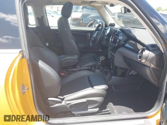 ✅ 2014 MINI Hardtop S • VIN: WMWXM7C5XET731640 • Лот: 42698349. Опубликован ранее на IAAI с пробегом 87 873 миль. Бесплатный доступ к архиву аукционных продаж из США и подробный отчёт об истории автомобиля на DreamBid. Изображение 5.