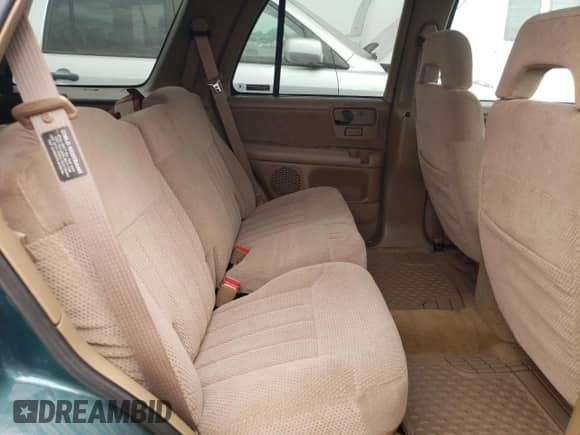 1997 Chevrolet Blazer LS с VIN 1GNDT13W9V2260978, выставлен на аукционе Copart как лот 55020274 с пробегом 125 005 миль миль и Списание • Salvage title. История ставок и продаж доступна на DreamBid. Изображение 10.