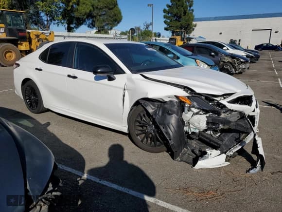 ✅ 2020 Toyota Camry SE • VIN: 4T1G11AK2LU322343 • Лот: 82529545. Опубликован ранее на Copart с пробегом 63 997 миль. Бесплатный доступ к архиву аукционных продаж из США и подробный отчёт об истории автомобиля на DreamBid. Изображение 4.