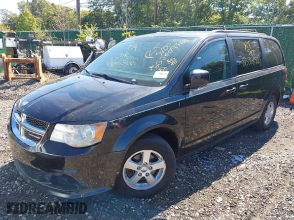 ✅ 2013 Dodge Grand Caravan SXT • VIN: 2C4RDGCG1DR624088 • Lot: 43263311. Listed on IAAI with 141,979 mi. Free auction sales archive from the USA and detailed vehicle history report at DreamBid. Image 2.