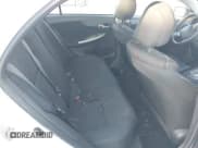 ✅ 2011 Toyota Corolla L • VIN: 2T1BU4EE1BC751044 • Lot: 43721141. Wystawiony na IAAI z przebiegiem 258 009 mil. Bezpłatny archiwum sprzedaży aukcyjnych z USA i szczegółowy raport historii pojazdu na DreamBid. Zdjęcie 8.