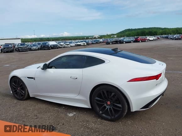 ✅ 2016 Jaguar F-Type S • VIN: SAJWJ6BV9G8K22794 • Лот: 42181892. Опубликован ранее на IAAI с пробегом 67 095 миль. Бесплатный доступ к архиву аукционных продаж из США и подробный отчёт об истории автомобиля на DreamBid. Изображение 14.