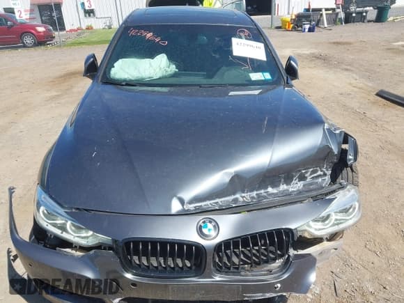 ✅ 2017 BMW 3 Series 330i xDrive • VIN: WBA8D9C33HA004810 • Lot: 42299640. Listed on IAAI with 99,641 mi. Free auction sales archive from the USA and detailed vehicle history report at DreamBid. Image 12.