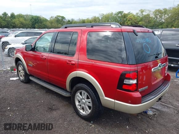 ✅ 2008 Ford Explorer Eddie Bauer • VIN: 1FMEU74E88UB22291 • Lot: 43301851. Wystawiony na IAAI z przebiegiem 247 466 mil. Bezpłatny archiwum sprzedaży aukcyjnych z USA i szczegółowy raport historii pojazdu na DreamBid. Zdjęcie 3.