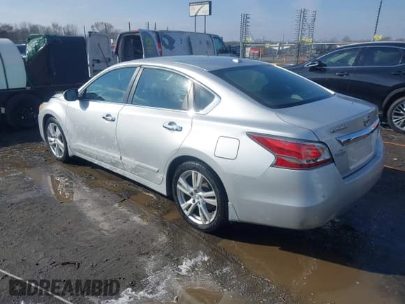✅ 2015 Nissan Altima SL • VIN: 1N4BL3AP6FC267041 • Lot: 41561523. Wystawiony na IAAI z przebiegiem 128 522 mil. Bezpłatny archiwum sprzedaży aukcyjnych z USA i szczegółowy raport historii pojazdu na DreamBid. Zdjęcie 3.