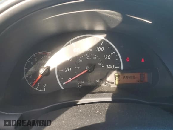 ✅ 2018 Nissan Versa SV • VIN: 3N1CN7AP9JL820300 • Lot: 92606495. Wystawiony na Copart z przebiegiem 69 488 mil. Bezpłatny archiwum sprzedaży aukcyjnych z USA i szczegółowy raport historii pojazdu na DreamBid. Zdjęcie 9.