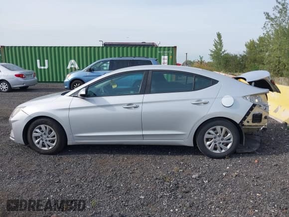 ✅ 2019 Hyundai Elantra SE • VIN: KMHD74LF5KU850413 • Лот: 43343657. Опубликован ранее на IAAI с пробегом 45 375 миль. Бесплатный доступ к архиву аукционных продаж из США и подробный отчёт об истории автомобиля на DreamBid. Изображение 14.