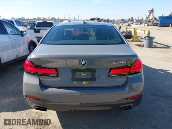 ✅ 2022 BMW 5 Series 530e • VIN: WBA13AG07NCJ51136 • Lot: 42003561. Listed on IAAI with 16,815 mi. Free auction sales archive from the USA and detailed vehicle history report at DreamBid. Image 16.