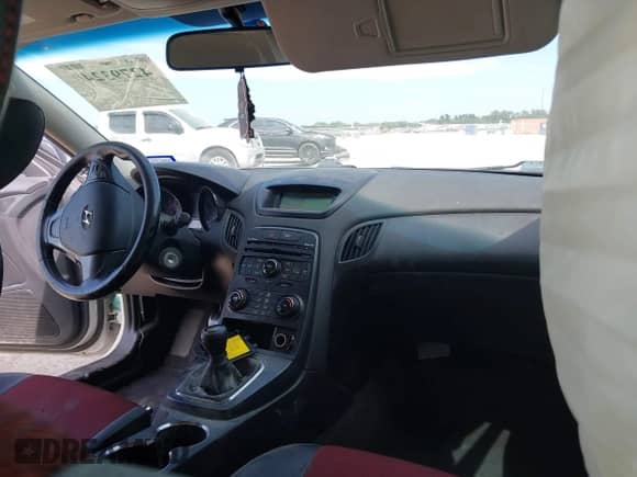 2011 Hyundai Genesis Coupe Premium z VIN KMHHT6KD6BU046548, wystawiony jako IAAI lot #42793240 z przebiegiem 161 593 mil mil oraz . Historia ofert i sprzedaży dostępna na DreamBid. Obrazek 5.