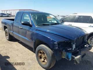 2005 Dodge Dakota ST z VIN 1D7HE22K75S341363, wystawiony jako IAAI lot #43297317 z przebiegiem 51 141 mil mil oraz . Historia ofert i sprzedaży dostępna na DreamBid. Obrazek 1.