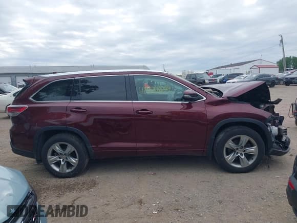 ✅ 2015 Toyota Highlander Limited • VIN: 5TDDKRFH2FS075740 • Lot: 42338659. Wystawiony na IAAI z przebiegiem 147 261 mil. Bezpłatny archiwum sprzedaży aukcyjnych z USA i szczegółowy raport historii pojazdu na DreamBid. Zdjęcie 14.