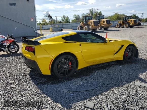 ✅ 2015 Chevrolet Corvette 1LT • VIN: 1G1YA2D79F5110584 • Lot: 84731625. Wystawiony na Copart z przebiegiem 54 934 mil. Bezpłatny archiwum sprzedaży aukcyjnych z USA i szczegółowy raport historii pojazdu na DreamBid. Zdjęcie 3.