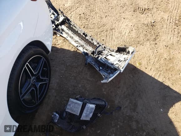 ✅ 2023 Mercedes-Benz C 300 • VIN: W1KWJ8EB8PG131247 • Lot: 40616584. Wystawiony na Copart z przebiegiem 823 mil. Bezpłatny archiwum sprzedaży aukcyjnych z USA i szczegółowy raport historii pojazdu na DreamBid. Zdjęcie 12.