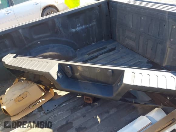 ✅ 2017 Ford F-150 XL • VIN: 1FTEW1EF0HFA69139 • Lot: 43505777. Wystawiony na IAAI z przebiegiem 135 596 mil. Bezpłatny archiwum sprzedaży aukcyjnych z USA i szczegółowy raport historii pojazdu na DreamBid. Zdjęcie 19.