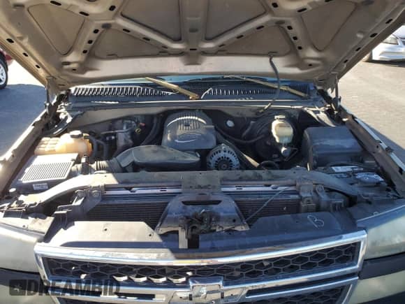 2005 Chevrolet Silverado 1500 LS with VIN 2GCEC13T851149387, listed as a Copart auction lot 89526685 with 212,128 mi miles and Salvage title. Bid and sale history available at DreamBid. Image 11.