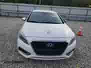 2017 Hyundai Sonata SE z VIN KMHE24L13HA058309, wystawiony jako Copart lot #89882595 z przebiegiem 141 034 mil mil oraz Czysty tytuł • Clean title. Historia ofert i sprzedaży dostępna na DreamBid. Obrazek 5.