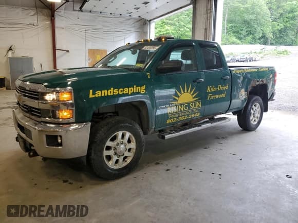 ✅ 2015 Chevrolet Silverado 2500HD LT • VIN: 1GC2KVEG1FZ129746 • Lot: 62483555. Wystawiony na Copart z przebiegiem 115 269 mil. Bezpłatny archiwum sprzedaży aukcyjnych z USA i szczegółowy raport historii pojazdu na DreamBid. Zdjęcie 1.