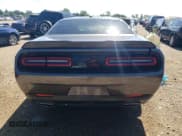 ✅ 2022 Dodge Challenger SXT • VIN: 2C3CDZGG5NH172296 • Lot: 58321554. Wystawiony na Copart z przebiegiem Nie podano. Bezpłatny archiwum sprzedaży aukcyjnych z USA i szczegółowy raport historii pojazdu na DreamBid. Zdjęcie 6.