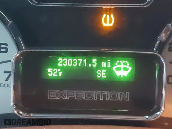 ✅ 2013 Ford Expedition XLT • VIN: 1FMJU1J50DEF30773 • Lot: 40969982. Listed on IAAI with 230,371 mi. Free auction sales archive from the USA and detailed vehicle history report at DreamBid. Image 15.