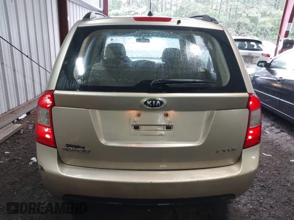 ✅ 2008 Kia Rondo LX • VIN: KNAFG526587142140 • Lot: 42443498. Wystawiony na IAAI z przebiegiem 145 832 mil. Bezpłatny archiwum sprzedaży aukcyjnych z USA i szczegółowy raport historii pojazdu na DreamBid. Zdjęcie 16.