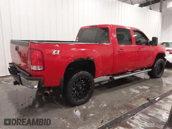 ✅ 2008 GMC Sierra 2500HD SLE1 • VIN: 1GTHK23608F142821 • Lot: 41253979. Wystawiony na IAAI z przebiegiem 282 703 mil. Bezpłatny archiwum sprzedaży aukcyjnych z USA i szczegółowy raport historii pojazdu na DreamBid. Zdjęcie 4.