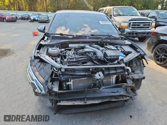 ✅ 2024 Volkswagen Jetta S • VIN: 3VW5M7BU0RM000512 • Lot: 82249785. Wystawiony na Copart z przebiegiem 26 599 mil. Bezpłatny archiwum sprzedaży aukcyjnych z USA i szczegółowy raport historii pojazdu na DreamBid. Zdjęcie 5.