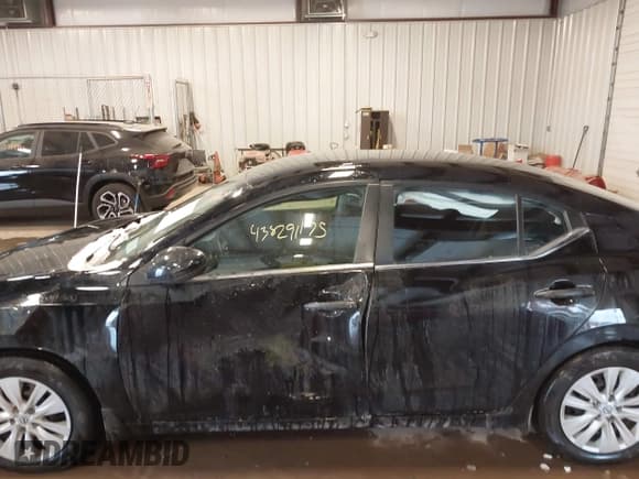 ✅ 2024 Nissan Sentra S • VIN: 3N1AB8BV5RY243332 • Lot: 43829175. Listed on IAAI with 38,971 mi. Free auction sales archive from the USA and detailed vehicle history report at DreamBid. Image 14.