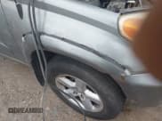 ✅ 2005 Toyota RAV4 • VIN: JTEHD20V750059225 • Lot: 43560481. Wystawiony na IAAI z przebiegiem 201 983 mil. Bezpłatny archiwum sprzedaży aukcyjnych z USA i szczegółowy raport historii pojazdu na DreamBid. Zdjęcie 6.