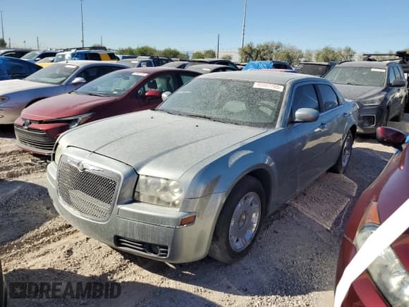 ✅ 2006 Chrysler 300 Touring • VIN: 2C3LA53G96H189949 • Lot: 80407765. Listed on Copart with 160,132 mi. Free auction sales archive from the USA and detailed vehicle history report at DreamBid. Image 1.
