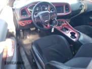 ✅ 2017 Dodge Challenger T/A 392 • VIN: 2C3CDZFJ4HH554630 • Lot: 64215434. Wystawiony na Copart z przebiegiem Nie podano. Bezpłatny archiwum sprzedaży aukcyjnych z USA i szczegółowy raport historii pojazdu na DreamBid. Zdjęcie 8.