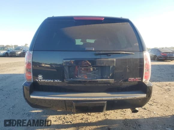 ✅ 2013 GMC Yukon XL Denali • VIN: 1GKS2MEF0DR236399 • Lot: 85902805. Listed on Copart with 134,000 mi. Free auction sales archive from the USA and detailed vehicle history report at DreamBid. Image 6.