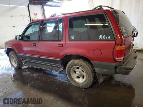 ✅ 2000 Ford Explorer XLT • VIN: 1FMZU73E5YZA24468 • Lot: 82210305. Wystawiony na Copart z przebiegiem 125 033 mil. Bezpłatny archiwum sprzedaży aukcyjnych z USA i szczegółowy raport historii pojazdu na DreamBid. Zdjęcie 2.