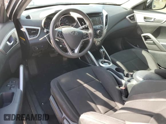 ✅ 2016 Hyundai Veloster • VIN: KMHTC6AD4GU251336 • Lot: 47229705. Wystawiony na Copart z przebiegiem 106 795 mil. Bezpłatny archiwum sprzedaży aukcyjnych z USA i szczegółowy raport historii pojazdu na DreamBid. Zdjęcie 8.